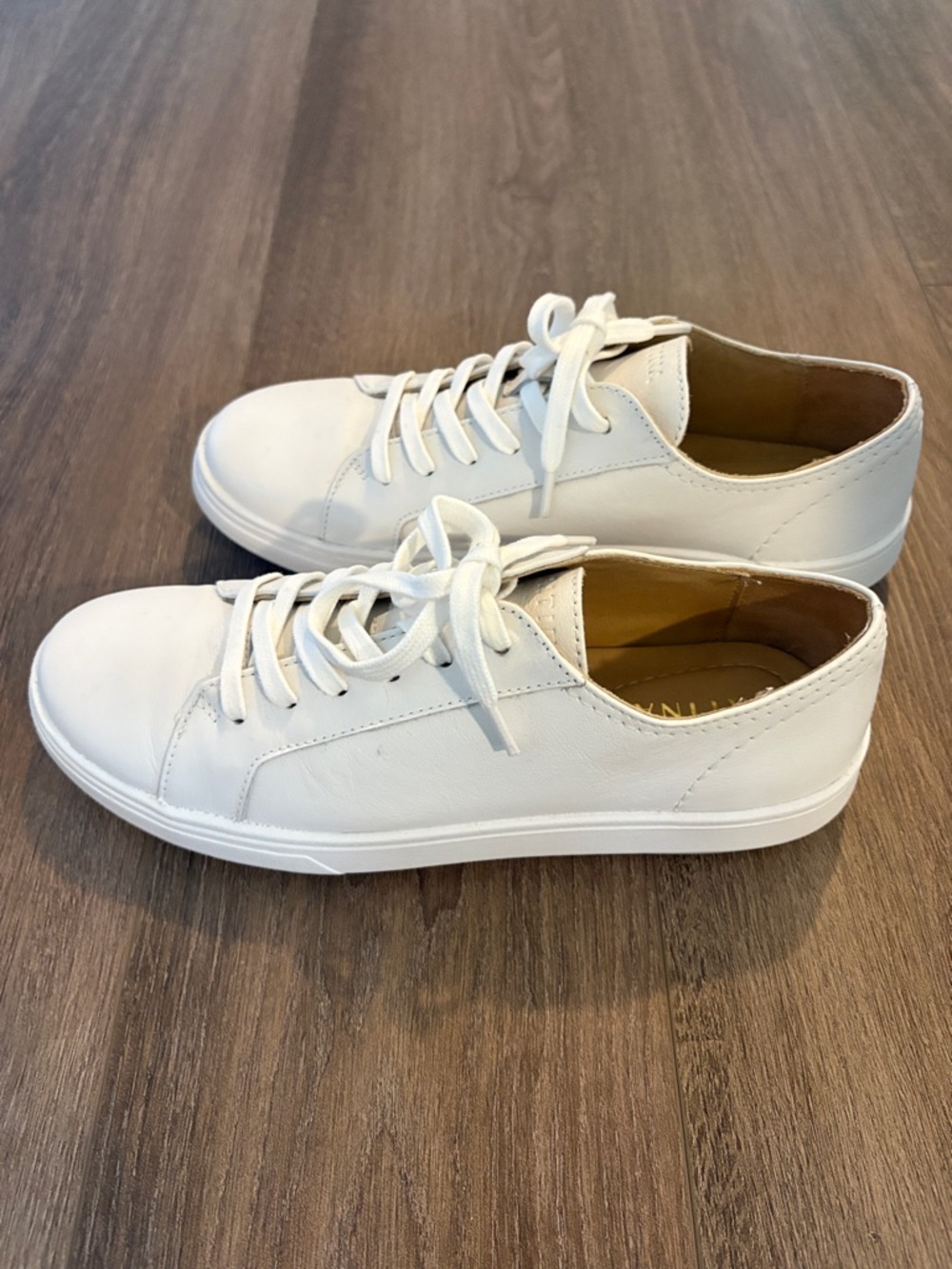 Women’s White Leather Low-Top Sneakers - Minimal Casual Style - Picture 4 of 4